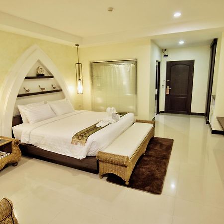 Phanomrungpuri Hotel Buriram Nang Rong Стая снимка