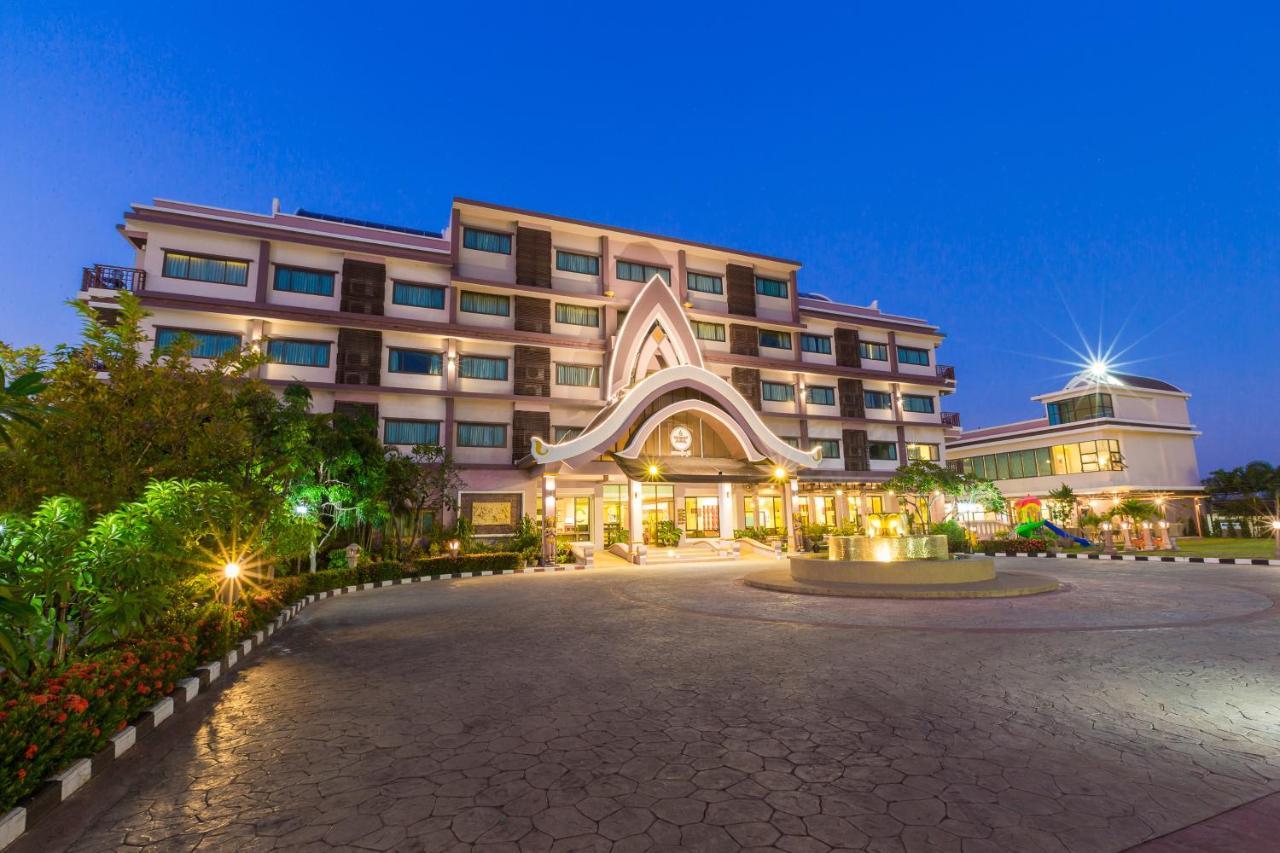 Phanomrungpuri Hotel Buriram Nang Rong Екстериор снимка