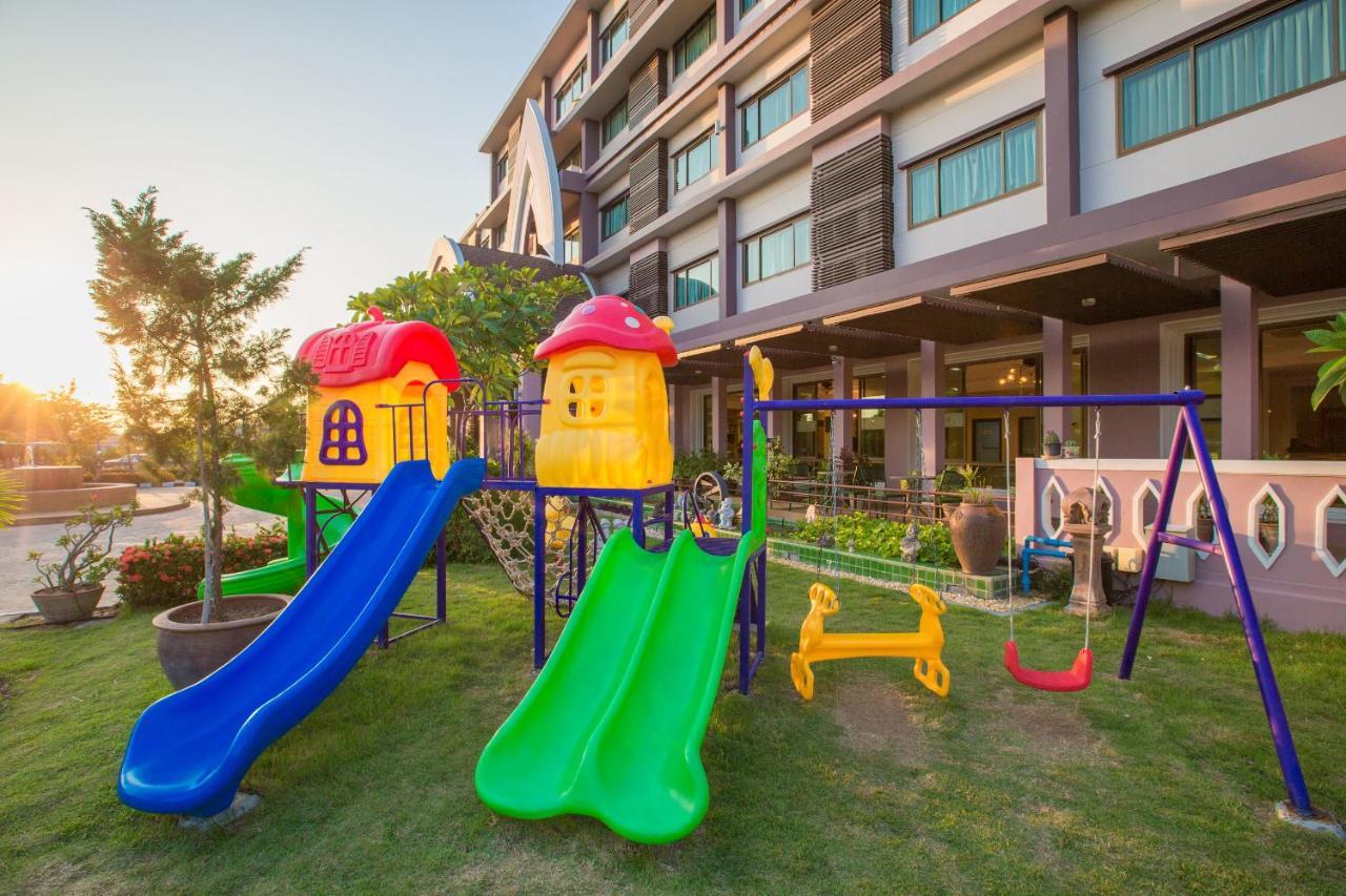 Phanomrungpuri Hotel Buriram Nang Rong Екстериор снимка
