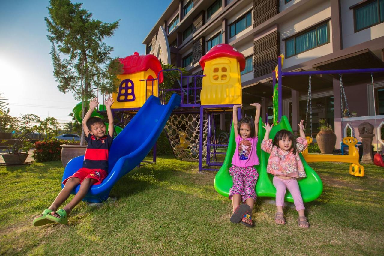 Phanomrungpuri Hotel Buriram Nang Rong Екстериор снимка