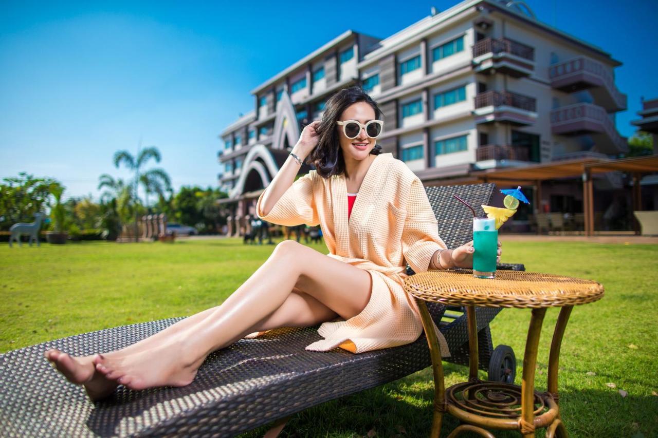 Phanomrungpuri Hotel Buriram Nang Rong Екстериор снимка
