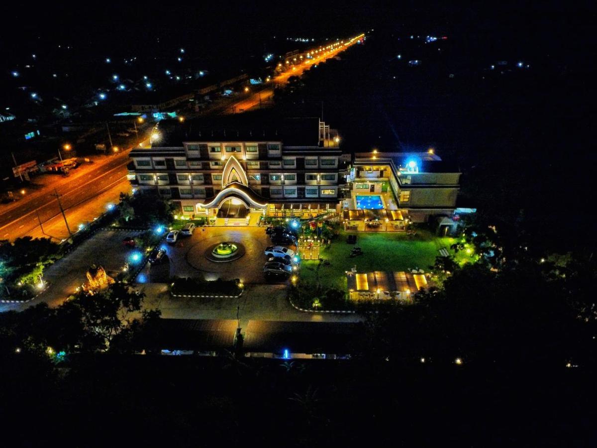 Phanomrungpuri Hotel Buriram Nang Rong Екстериор снимка